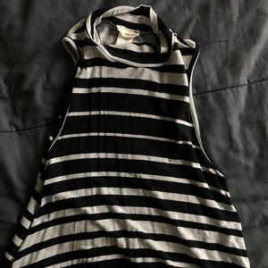 Turtle neck tank top